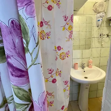 Flower's Bed & Breakfast *