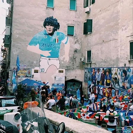 Flower's Napoli